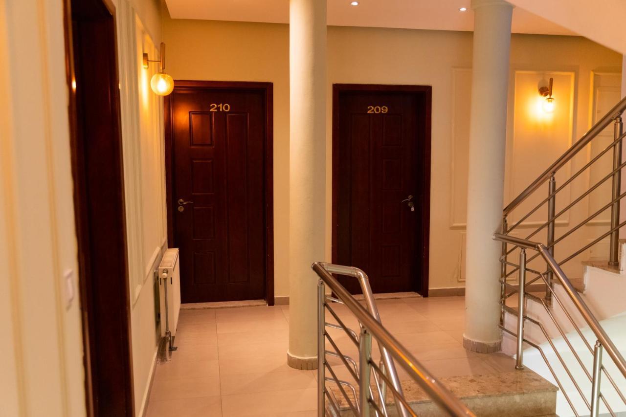 Hotel United Pristina Exterior photo